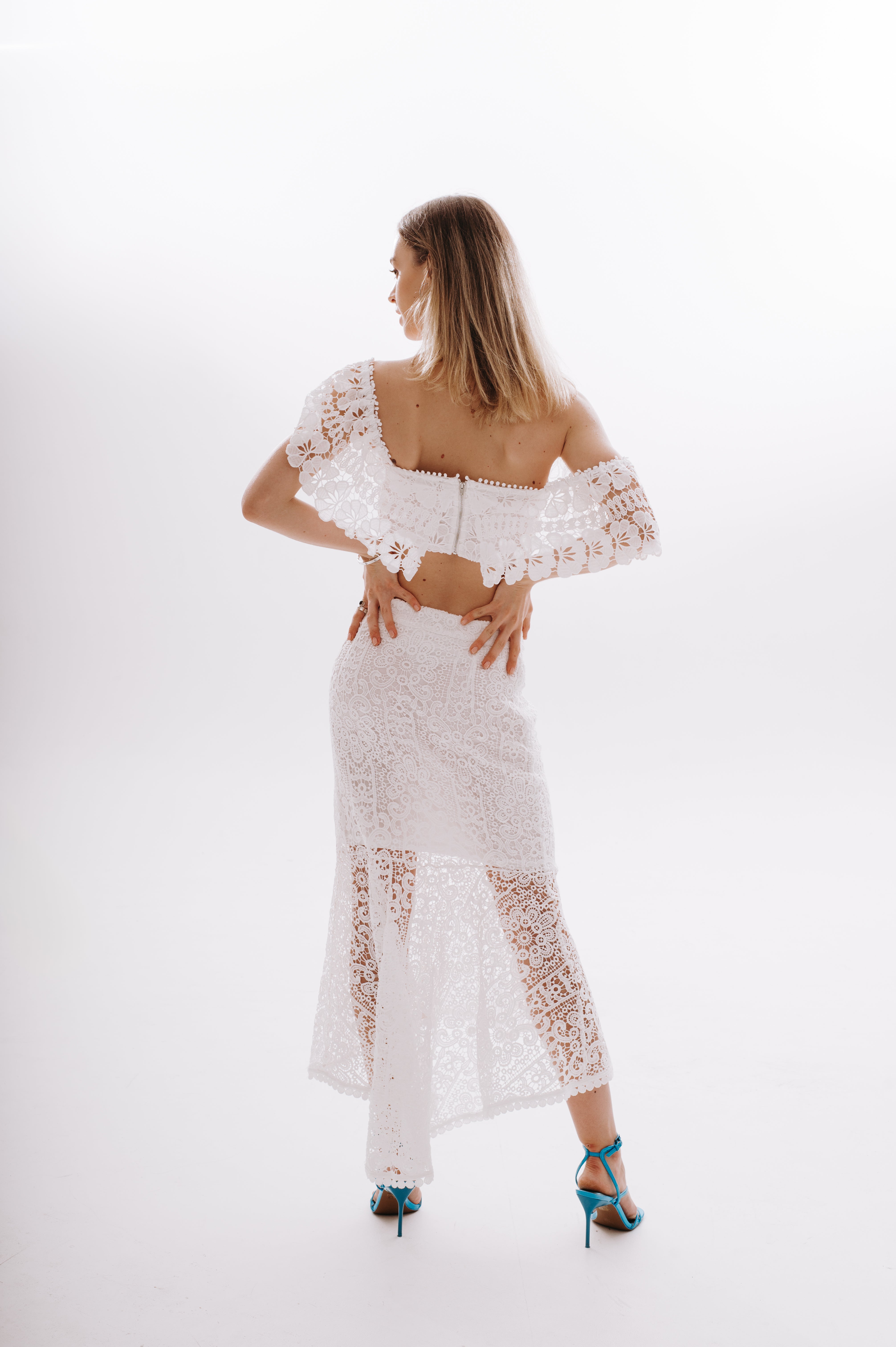 Ava - White Embroidered Crop Top