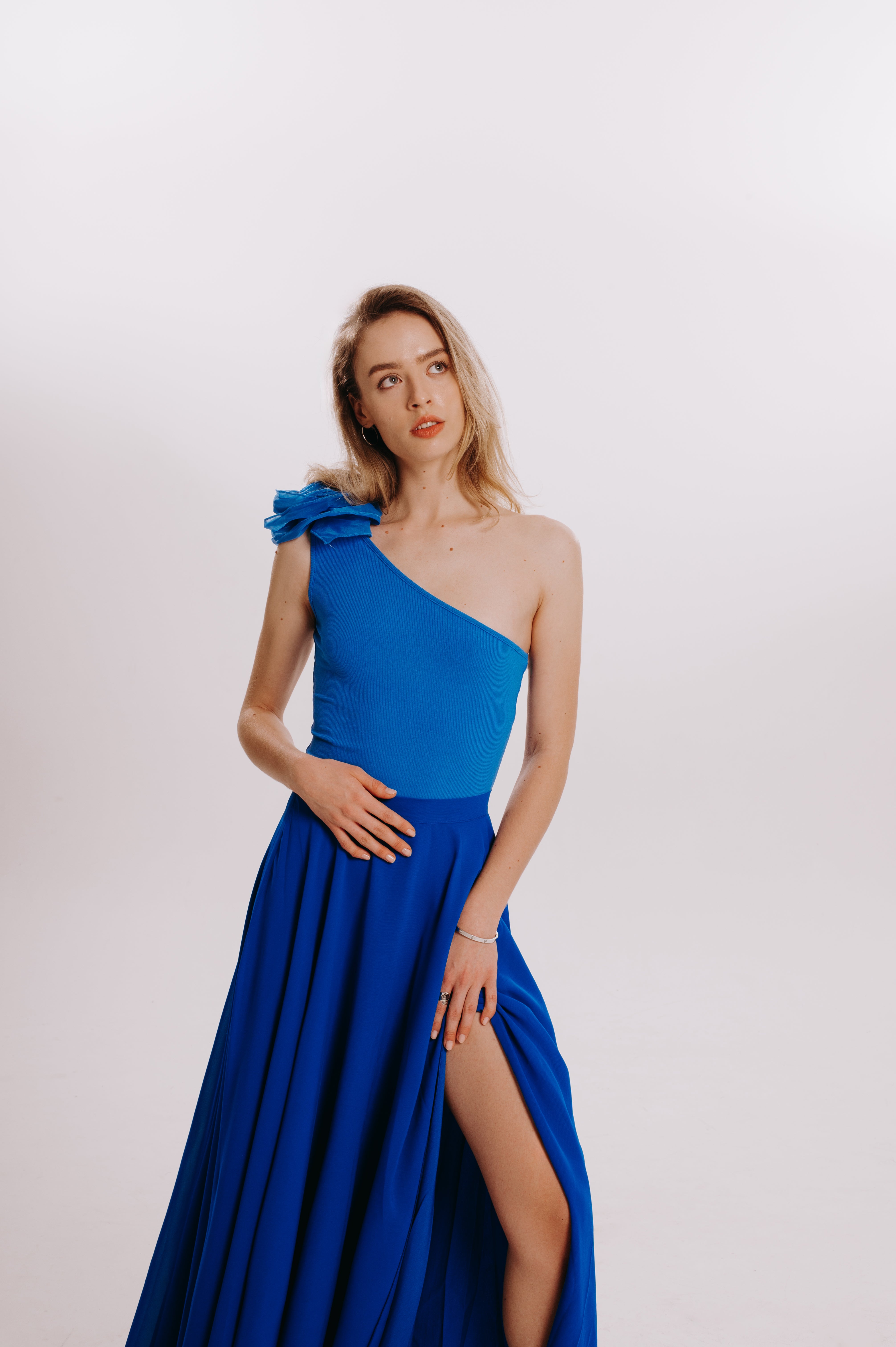 Rosie One-Shoulder Flower Top – Cobalt Blue